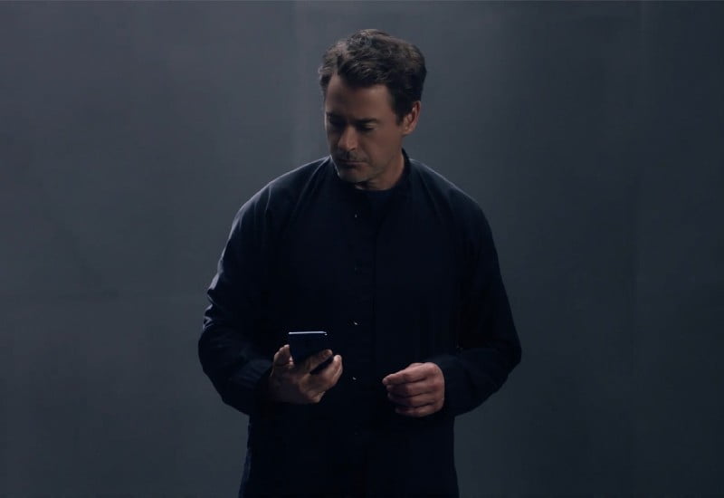 OnePlus Brand Ambassador Robert Downey Jr. Spotted Using Huawei P30 Pro