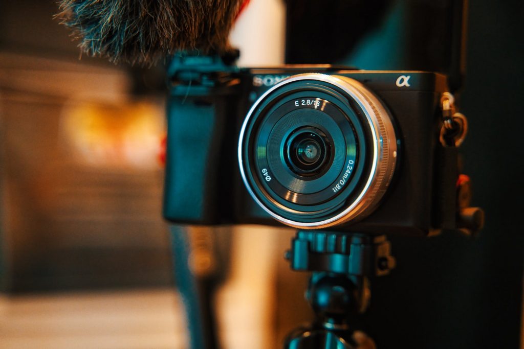 5 Best Cameras to consider for Vlogging 5 Best Cameras to consider for Vlogging