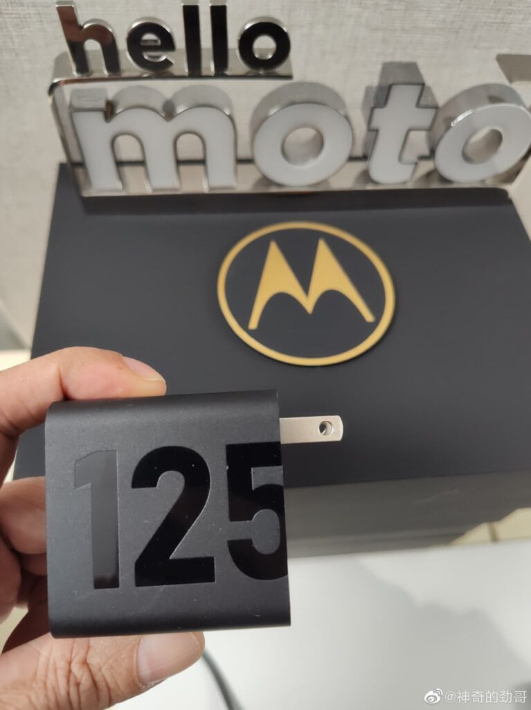 Motorola To Launch Smartphone With 125W Fast Charging Solution Motorola To Launch Smartphone With 125W Fast Charging Solution