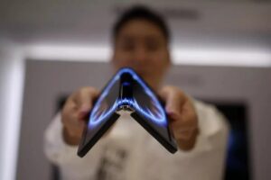 lg-foldable-360-degree