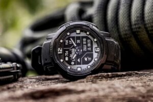 Garmin Instinct Crossover Hybrid Smartwatch Garmin Instinct Crossover Hybrid Smartwatch