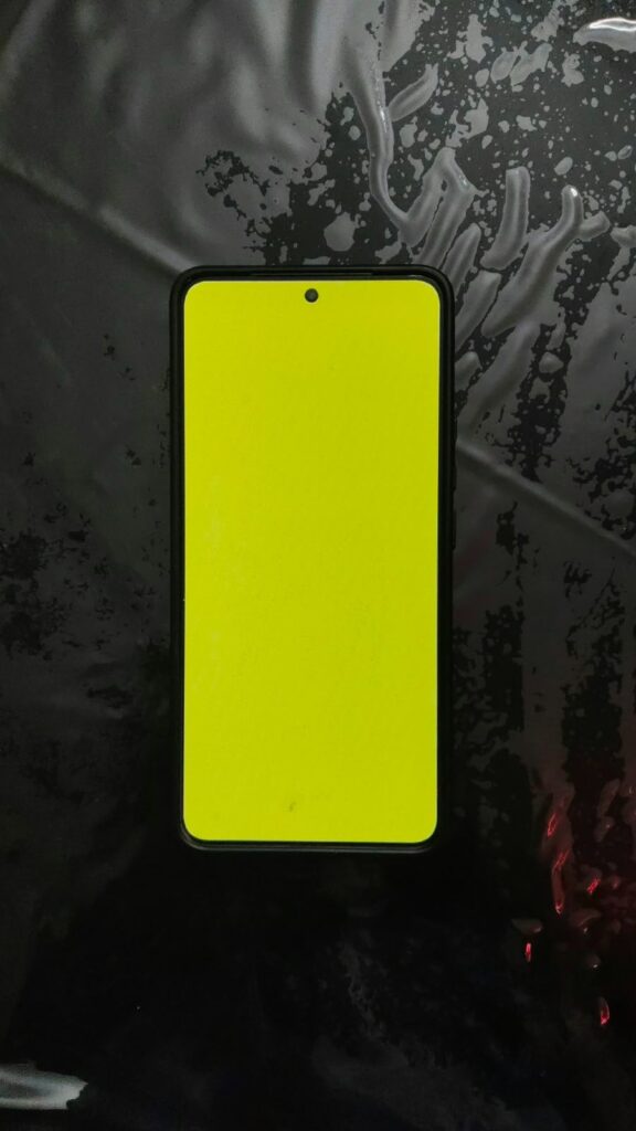 iQOO 13 Legend Screen Turned Completely Green iQOO 13 Legend